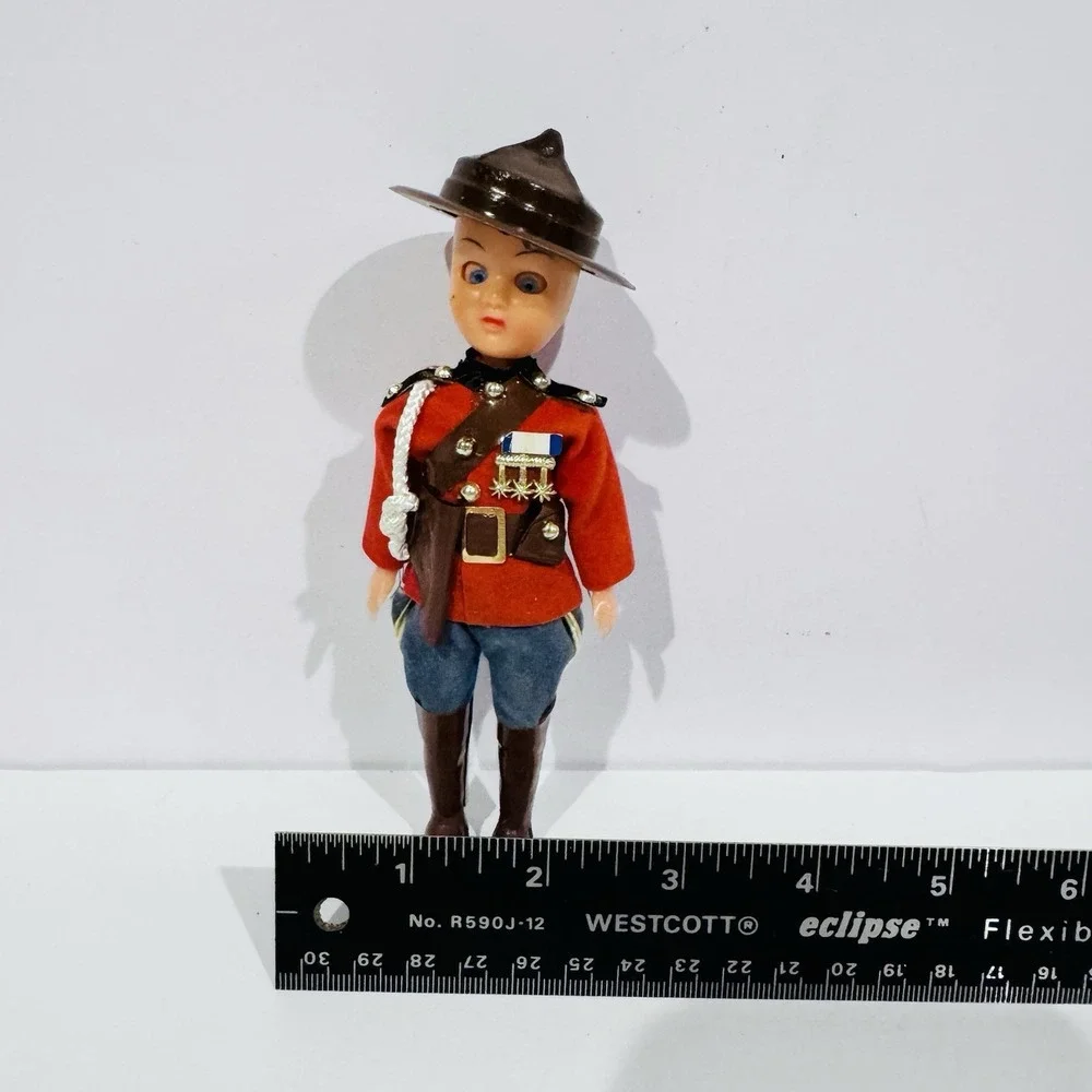 Vintage Canadian‎ Mountie Celluloid Sleepy Eye Boy Doll 6